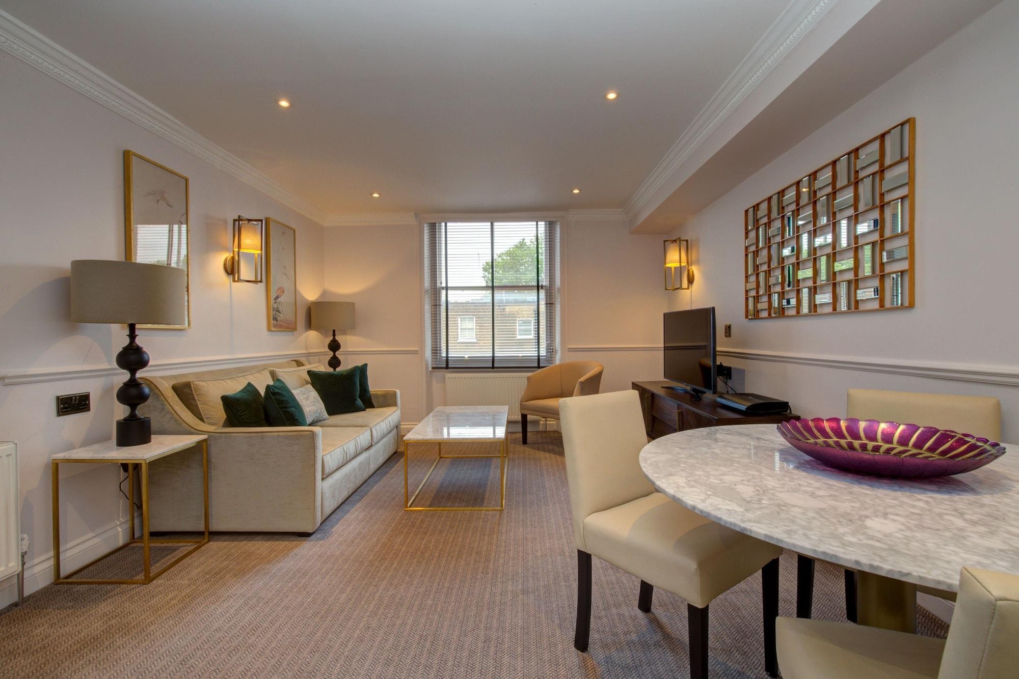Collingham Con Servicio 4*