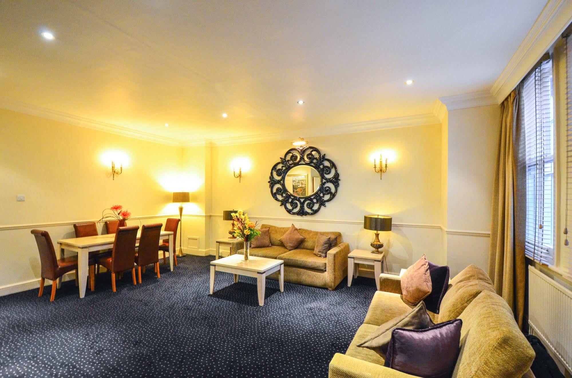 Apartahotel Collingham Con Servicio