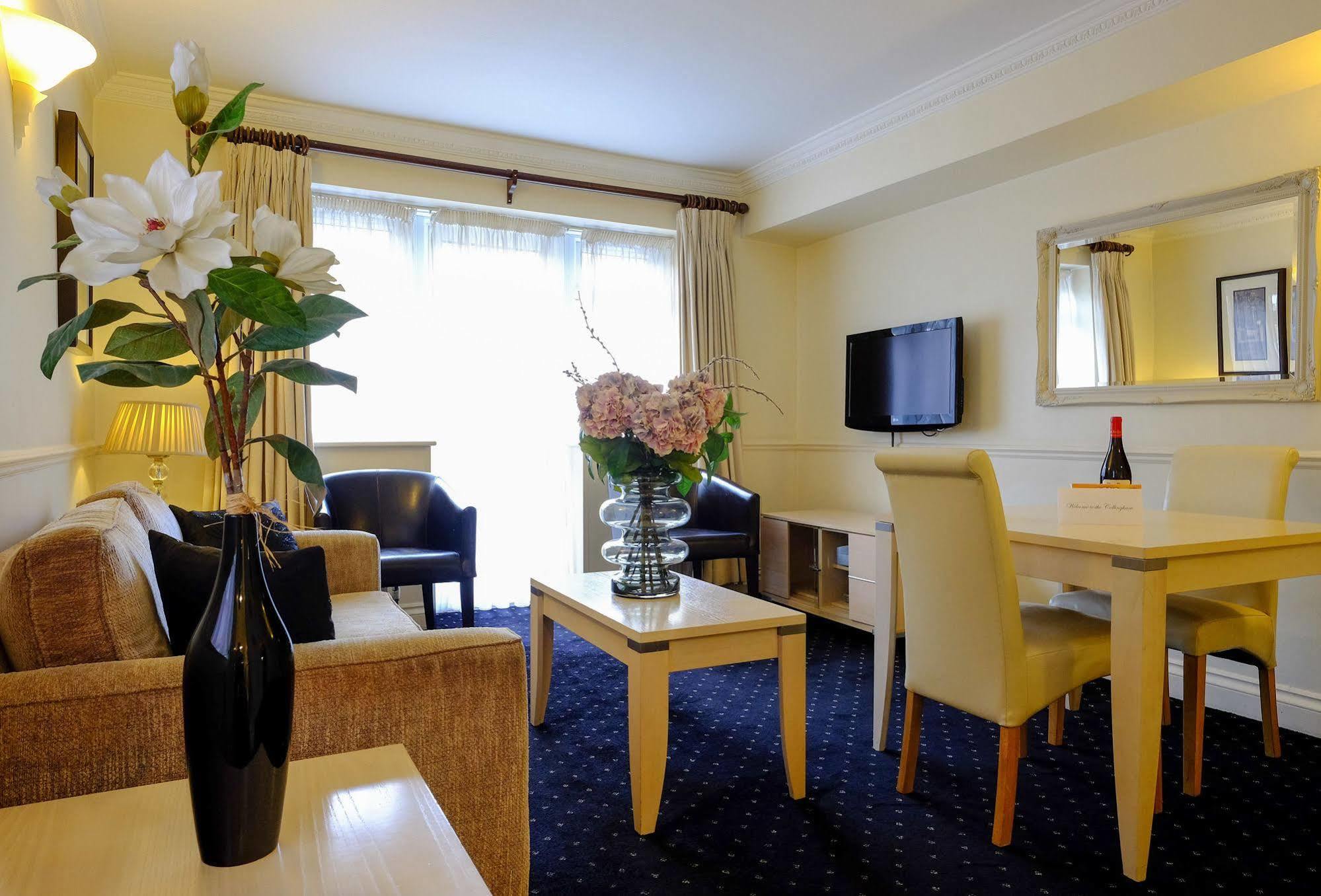 Apartahotel Collingham Con Servicio