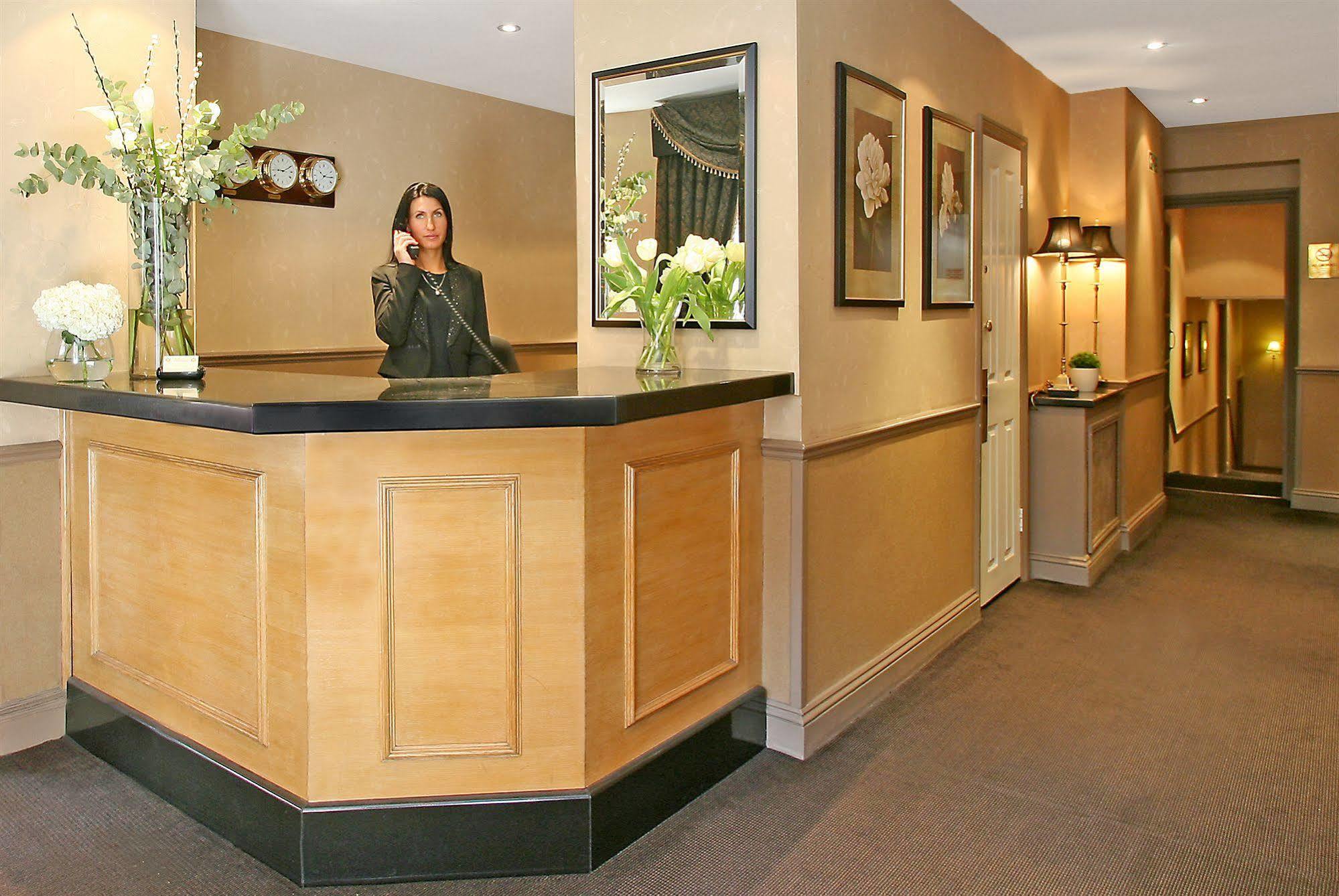 Collingham Con Servicio 4*