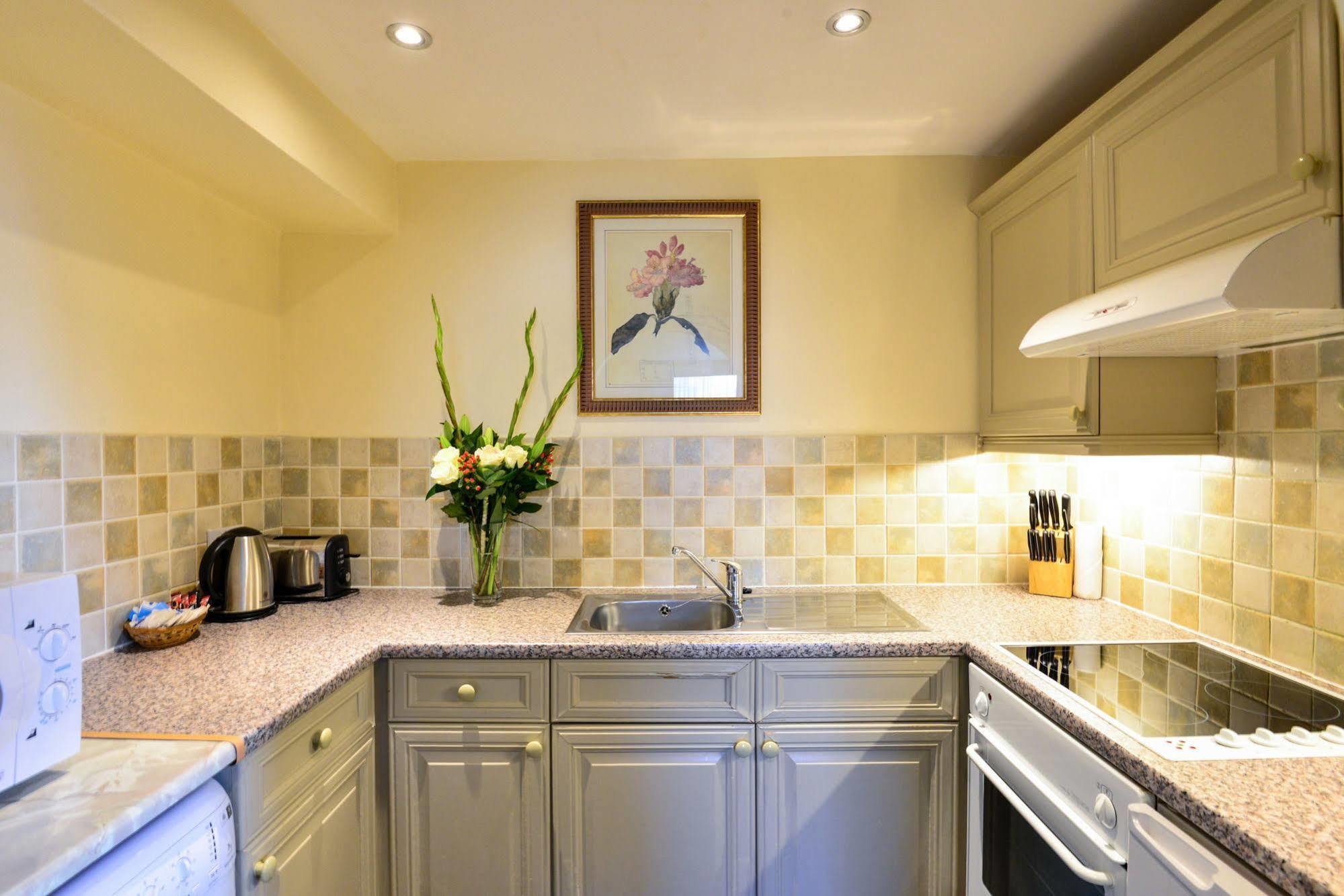 Apartahotel Collingham Con Servicio